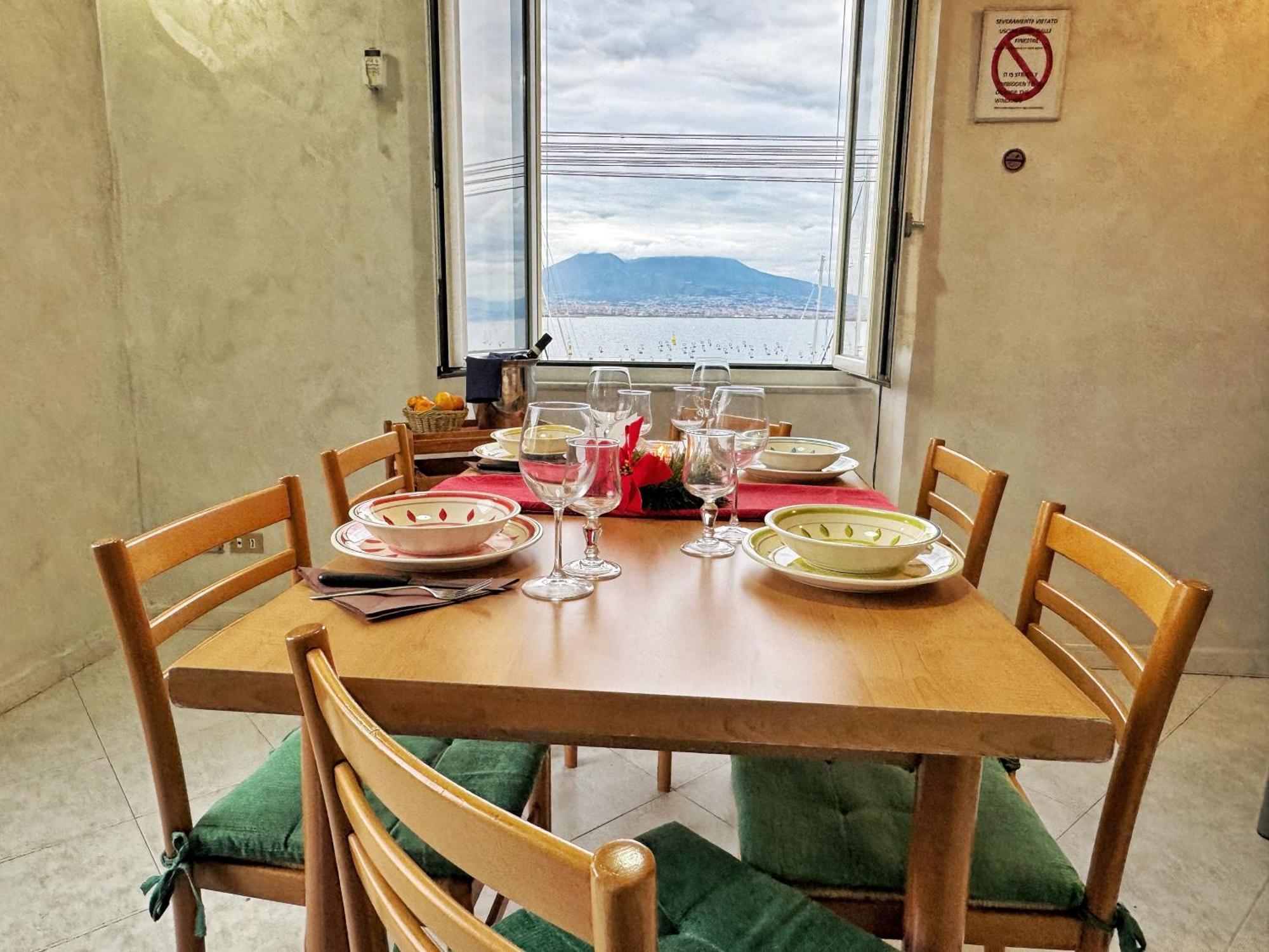 Laura House Apartment Наполи Екстериор снимка