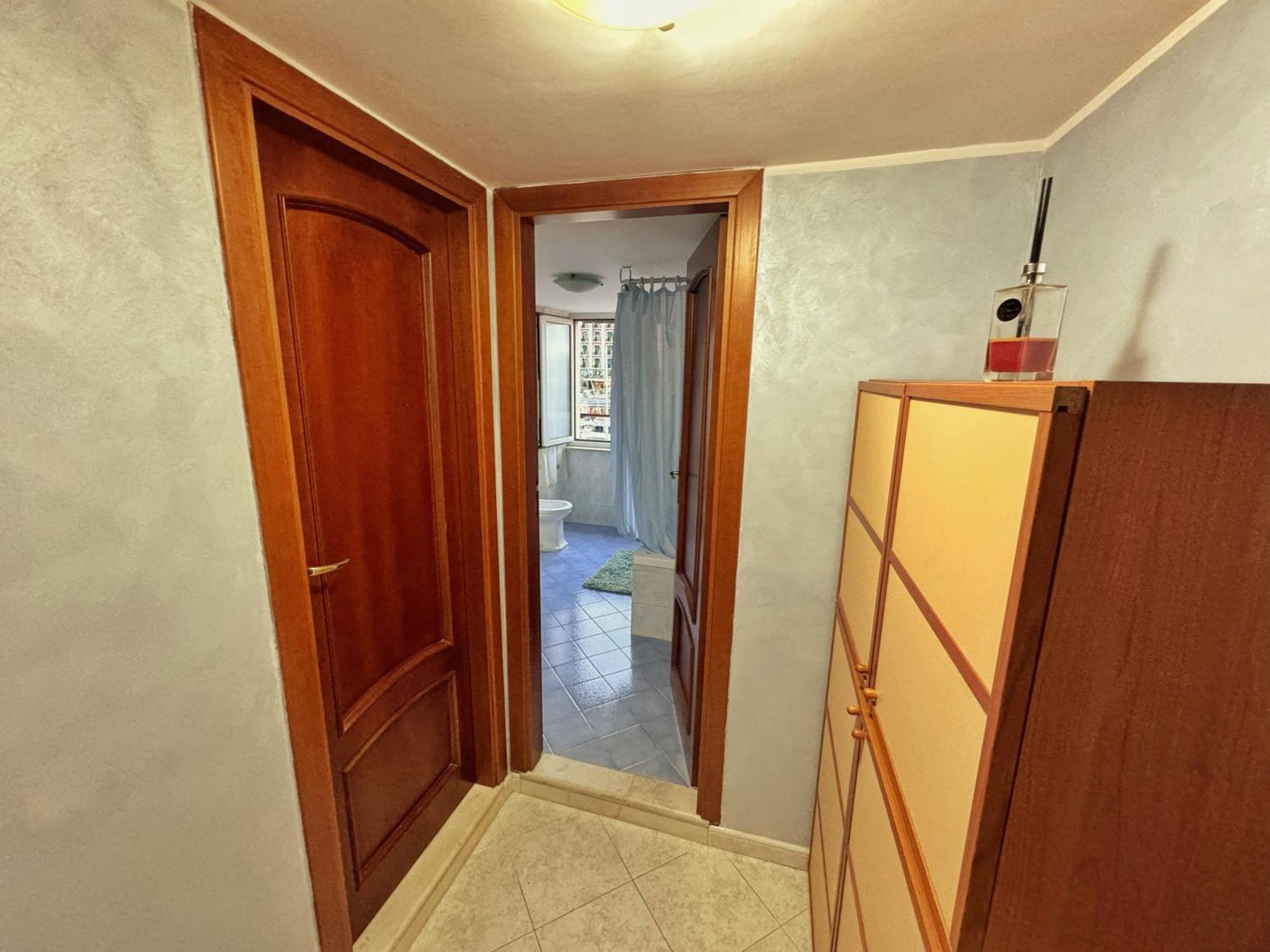 Laura House Apartment Наполи Екстериор снимка