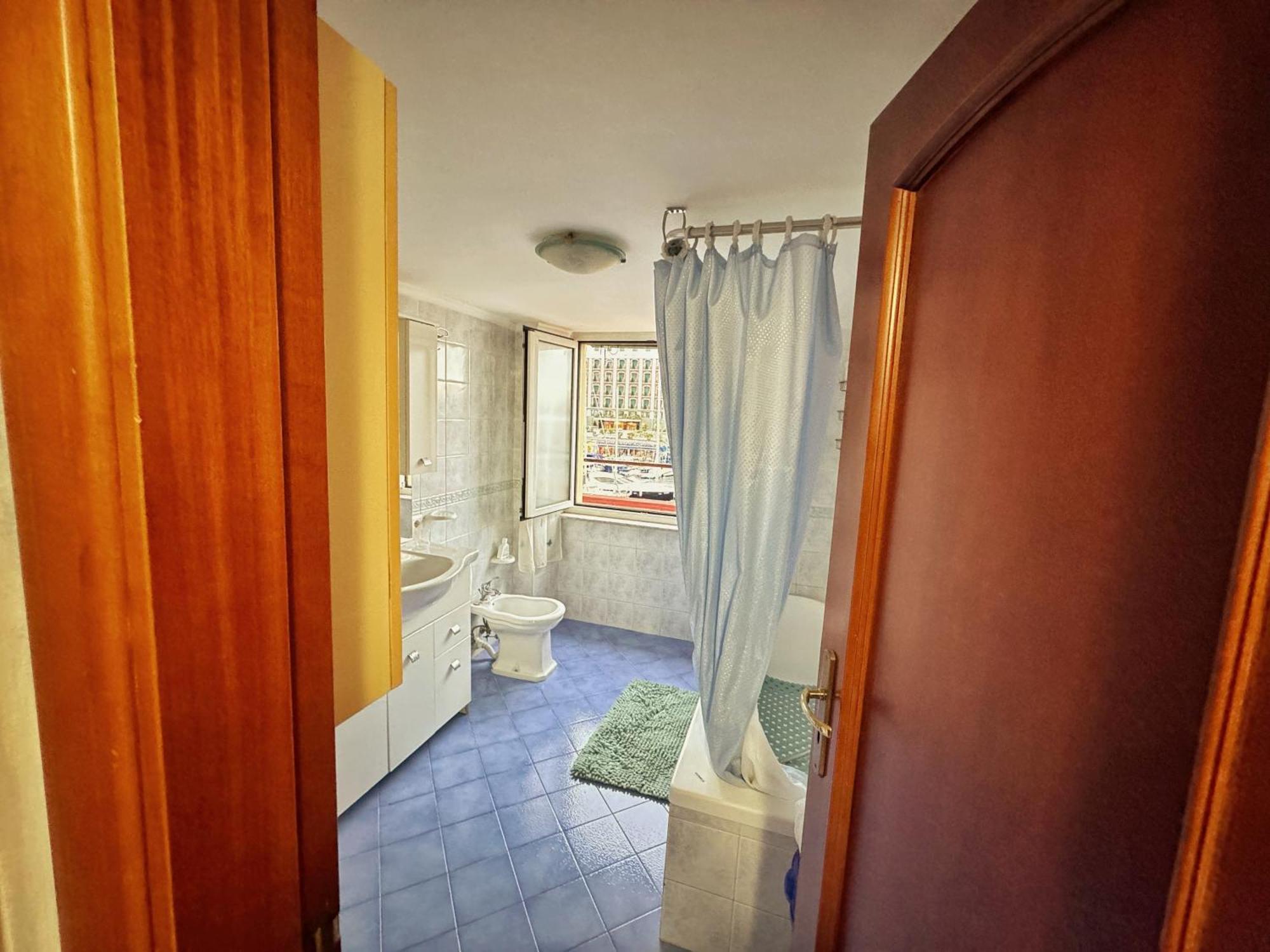 Laura House Apartment Наполи Екстериор снимка