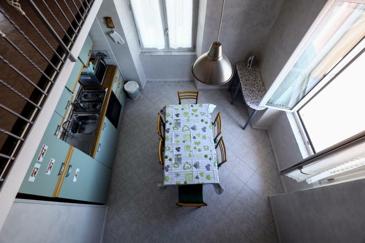 Laura House Apartment Наполи Екстериор снимка